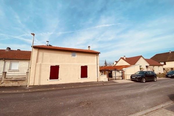 Huis
                            verkocht in Saint-Gibrien