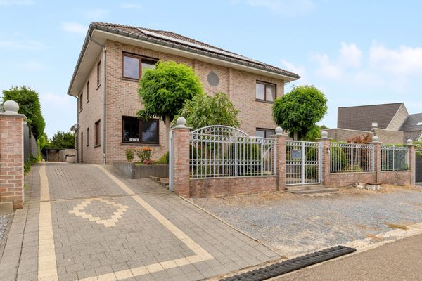 Huis
                                optie koop
                                in Lanaken