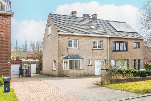 Huis
                                verhuurd
                                in Sint-Gillis-Waas