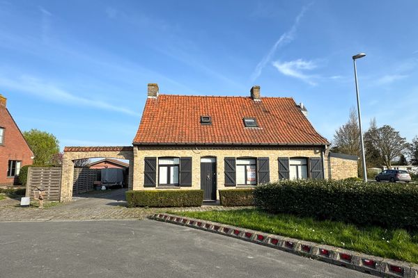 Villa
                            verkocht in Sint-Pieters-Kapelle