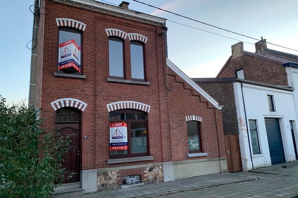Maison
                                a louer
                                in Jemeppe-sur-Sambre