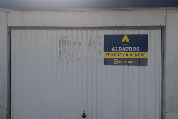 Garage a vendre / La Panne