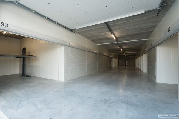 Bedrijfsvastgoed
                            te huur in Waregem