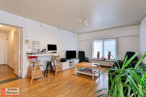 Commercieel te koop / Testelt