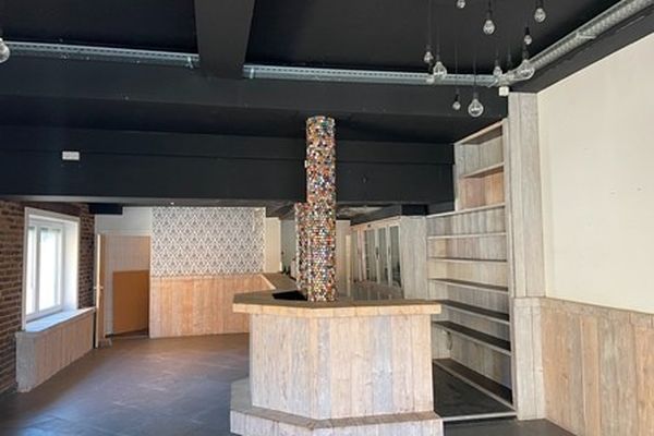 Commercieel te koop / Maaseik