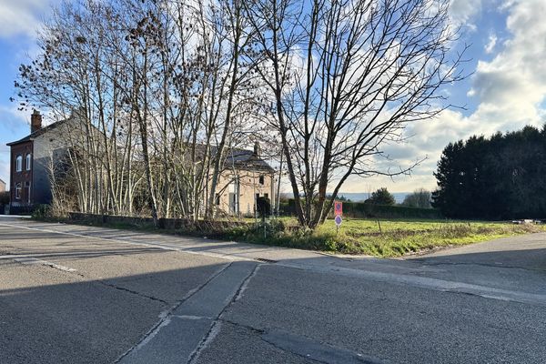 Terrain
                                a vendre
                                in Velaine-sur-Sambre