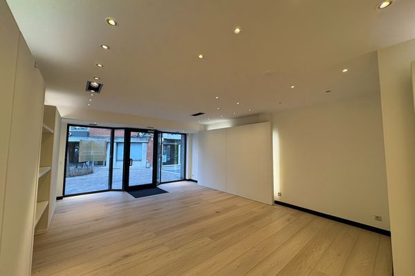 Commercieel
                                te huur
                                in Torhout