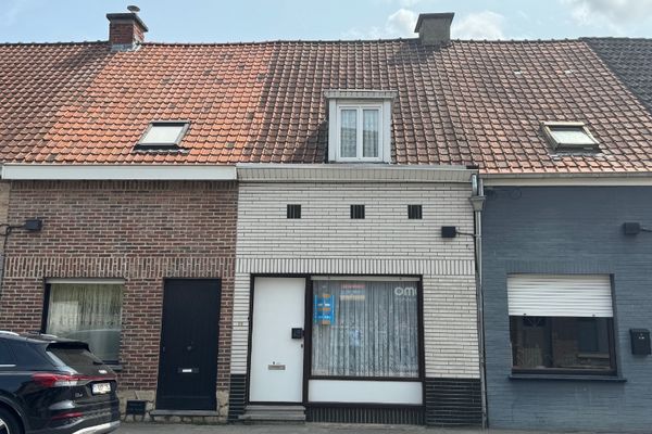 Twee gevelwoning
                            te koop in Harelbeke