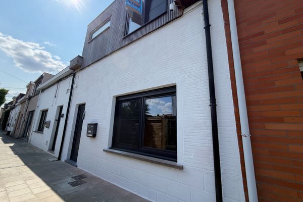 Twee gevelwoning
                            te koop in Harelbeke
