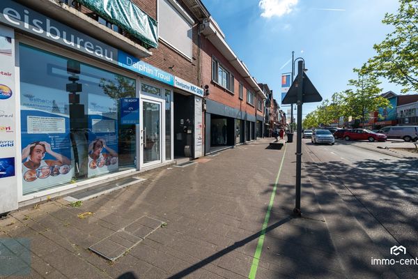 Handelspand met woonst
                            te koop in Genk