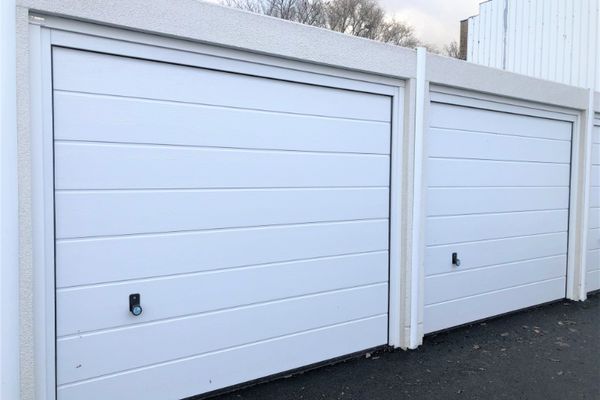 Garage
                                te huur
                                in Rumbeke