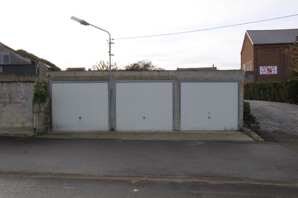 Garage
                                vendu
                                in Velaine-sur-Sambre