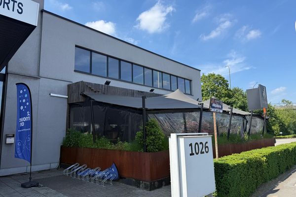 commercieel gelijkvloers
                            te huur in Schoten