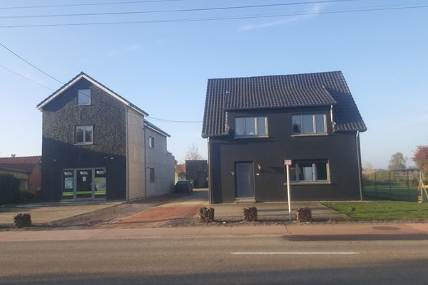 Handelspand met woonst
                            te koop in Alken