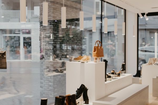 Commercieel gerealiseerd aanneming / Mol