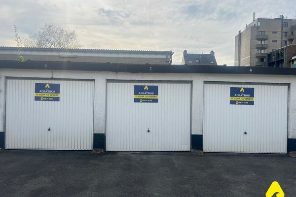 Garage a vendre / La Panne