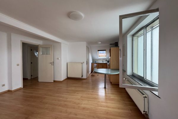 Kantoor
                                te huur
                                in Lennik