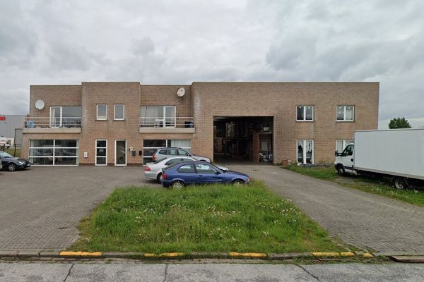 Bedrijfsgebouw
                            verhuurd in Hamme