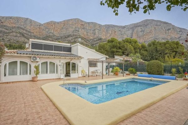 Huis
                                te koop
                                in Javea