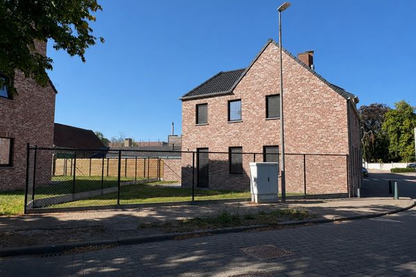 Huis
                                te huur
                                in Varsenare
