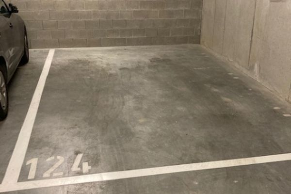 Garage
                            verhuurd in Gent