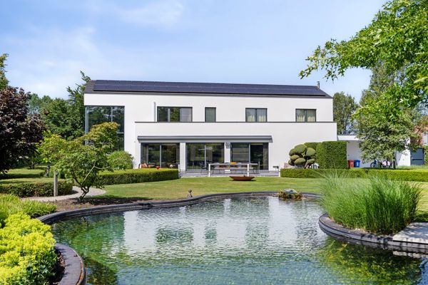 Moderne villa optie koop in Nieuwerkerken