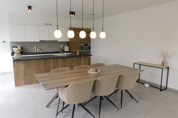 Huis te huur / Paal