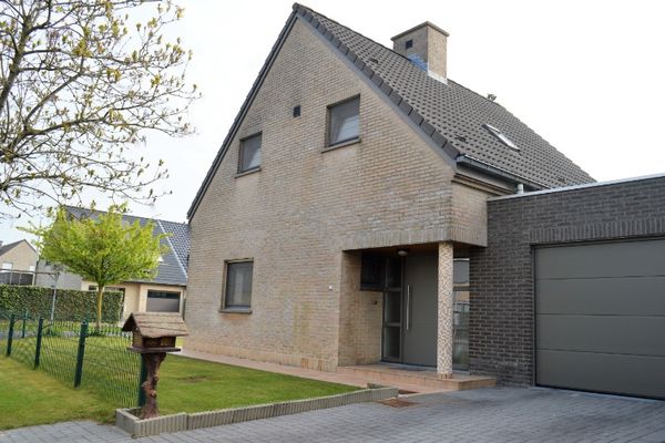 Huis
                                verkocht
                                in Adegem