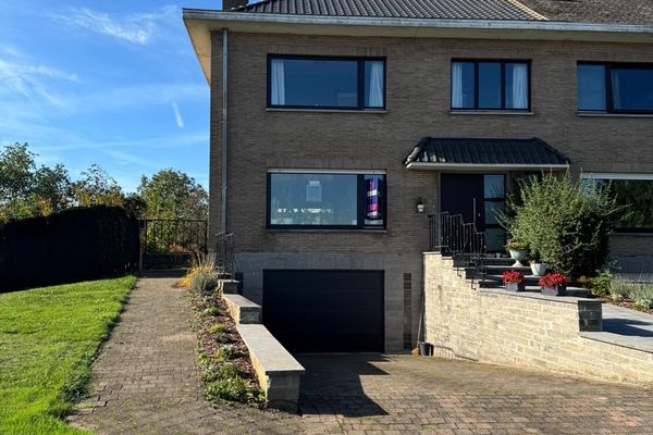 Huis
                                te koop
                                in Lennik