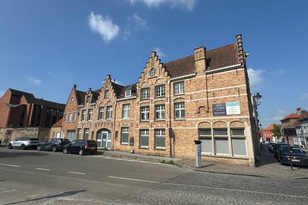 Bedrijfsgebouw
                            te huur in Brugge