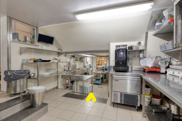 Commercial a vendre / La Panne