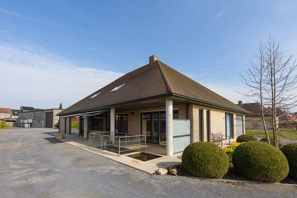 Huis
                                te koop
                                in Deerlijk