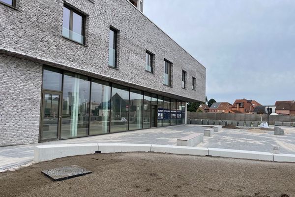 Commercieel te koop / Beringen