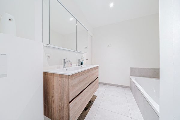 Apartment option buy / Beerzel