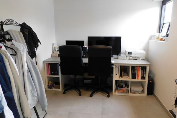 Huis te huur / Paal