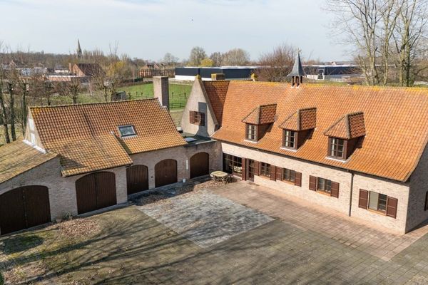 Villa-landhuis
                            te koop in Elverdinge
