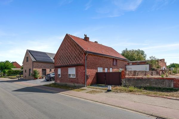 Huis
                            te koop in Nieuwerkerken