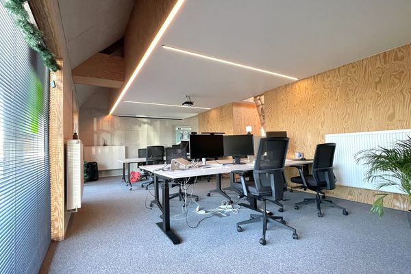 Commercieel Gebouw
                            te koop in Wielsbeke