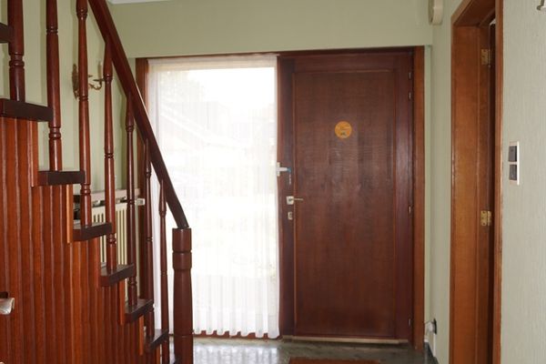 Huis te huur / Paal