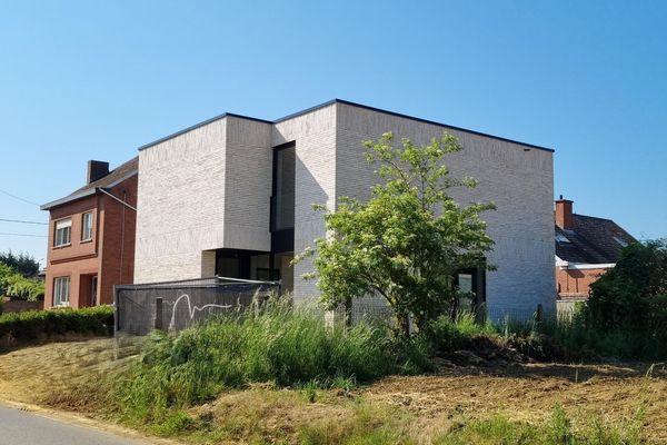 Estate main image