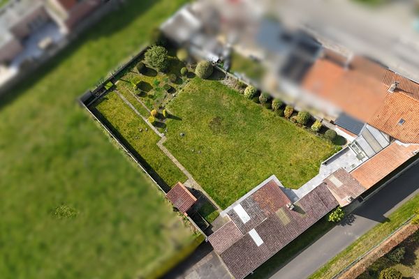 Huis
                                te koop
                                in Zerkegem