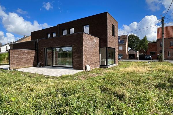 Huis
                                te koop
                                in Torhout