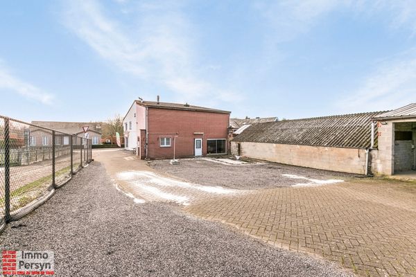 Commercieel te koop / Testelt
