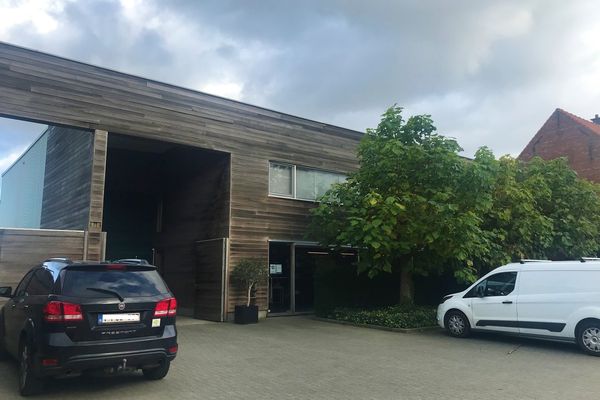 Commercieel
                                te huur
                                in Oeselgem