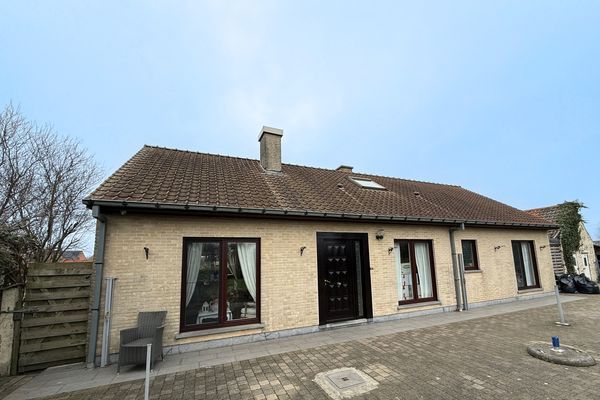 Huis
                                verhuurd
                                in Eernegem