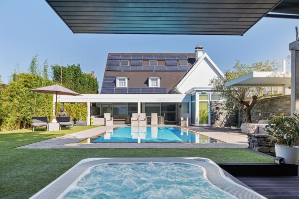 Villa
                            te koop in Erembodegem