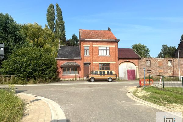 Woning met kantoorruimte
                                te koop in Borgloon