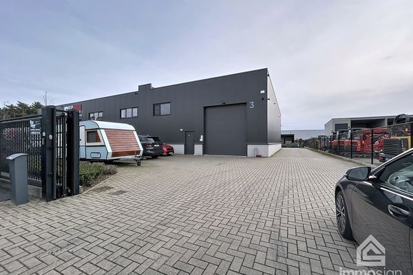 Bedrijfsgebouw
                            te koop in Pelt