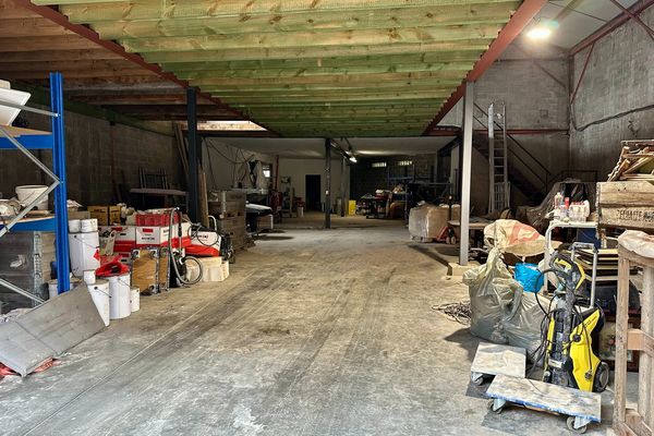 Industrieel
                                te huur
                                in Sint-Niklaas