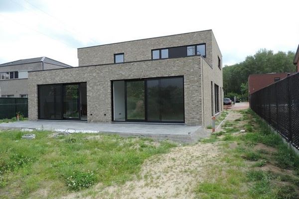 Huis verhuurd / Paal